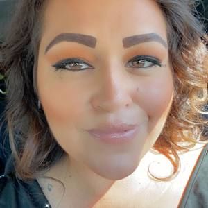 Meet your Posher, Yvette